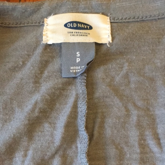 🎉FINAL PRICE 🎉 gray knit cardigan from Old Navy - Picture 2 of 3